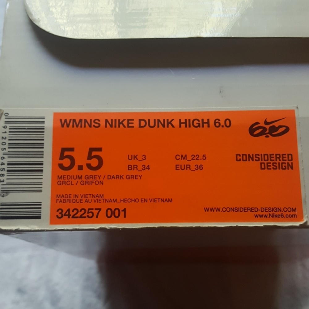 Shoes - Picture 7 of 8